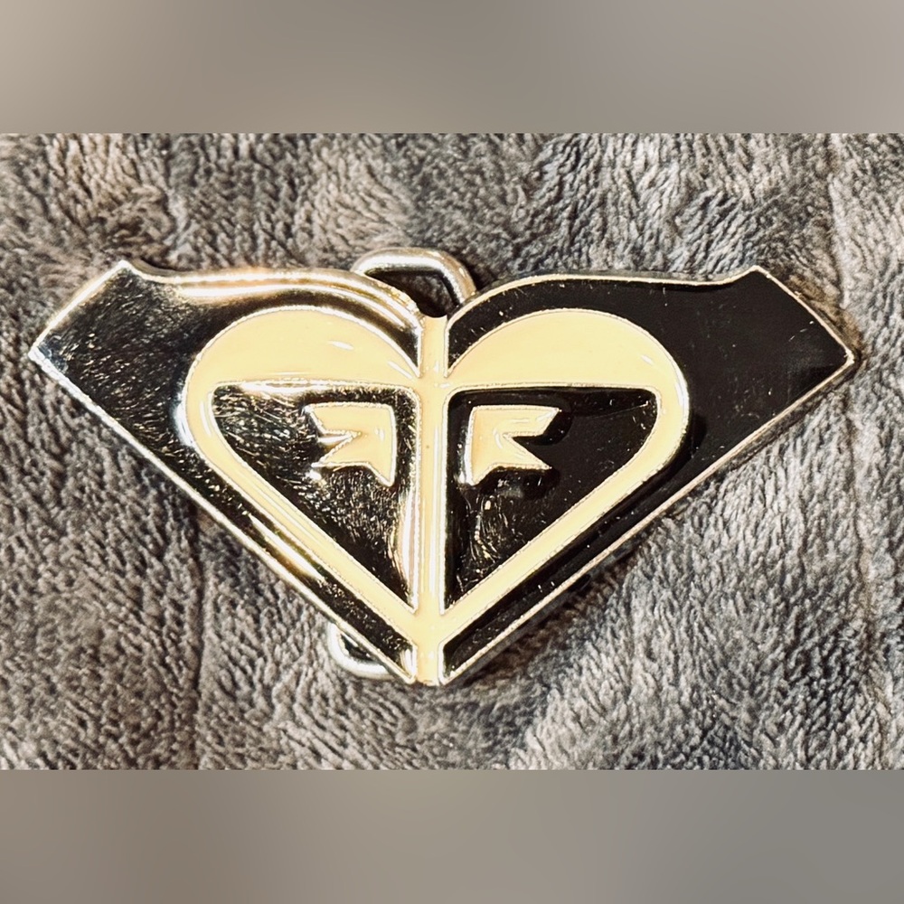 Y2K Heart Logo Belt Buckle Silver Black Cream Surf Style